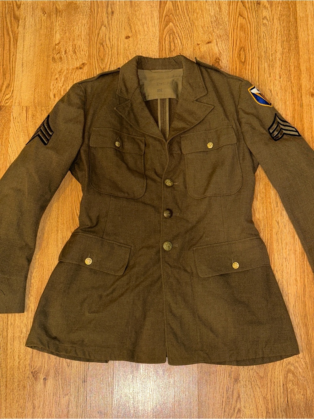 WW2 U.S. Army Air Forces Enlisted Patched Uniform Jacket 1940 Brass Eagle Button